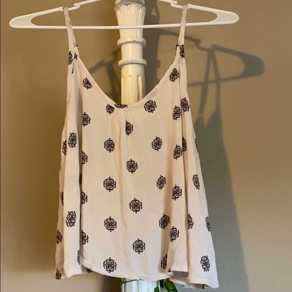 MOSSIMO patterned white flowy tank top!